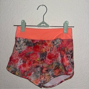 Athelta Girl Run The World 3" Short Multicolored Size 6/XS